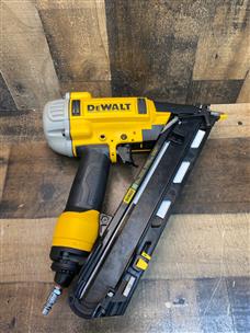 DEWALT DWFP72155 PNEUMATIC 15 GAUGE DA ANGLE FINISH NAILER Like